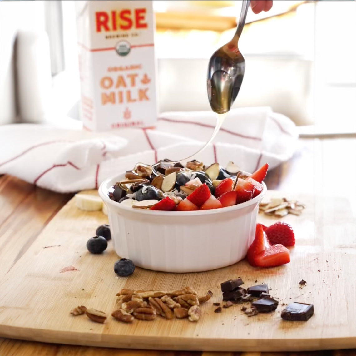 Original Oat Milk Acai Bowl – RISE Brewing Co.